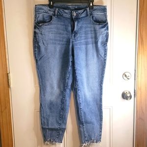Maurices, medium wash, high rise, curvy, tattered ends